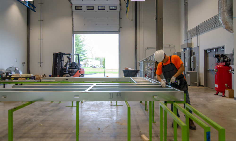 <p>Pre-fabricated light gauge metal panels were assembled off-site which improved quality control, reduced installation time and created less waste.</p>
