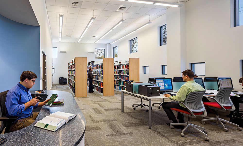 <p>The health science library within what was a medical library is located on the first floor of the research and education building.</p>
