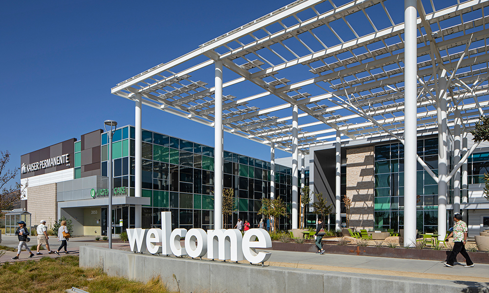 <p>The material pallet is comprised of rainscreen panels in several colors of nature, varying sizes, and accents, which provide visual interest and a sophisticated timeless elegance and are offset by a building base of approximately 9 feet high of painted smooth trowelled plaster.</p>
