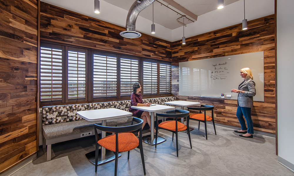 <p>An employee café designed to be a destination work space, helping to build a more inclusive work environment, facilitate knowledge sharing, and an inspired culture.</p>
