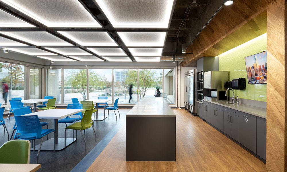 <p>In addition to the main Café on the first floor, each floor has 2 mini cafes. These centrally located zones allow quick access for a lunch spot or even a casual meeting area.</p>
