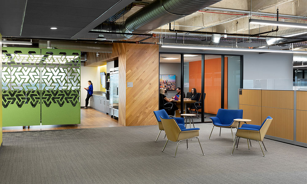 <p>Elements key to the optimized Vistra workplace experiences include individual workstations, a variety of social gathering spaces, team collaboration and work café.</p>
