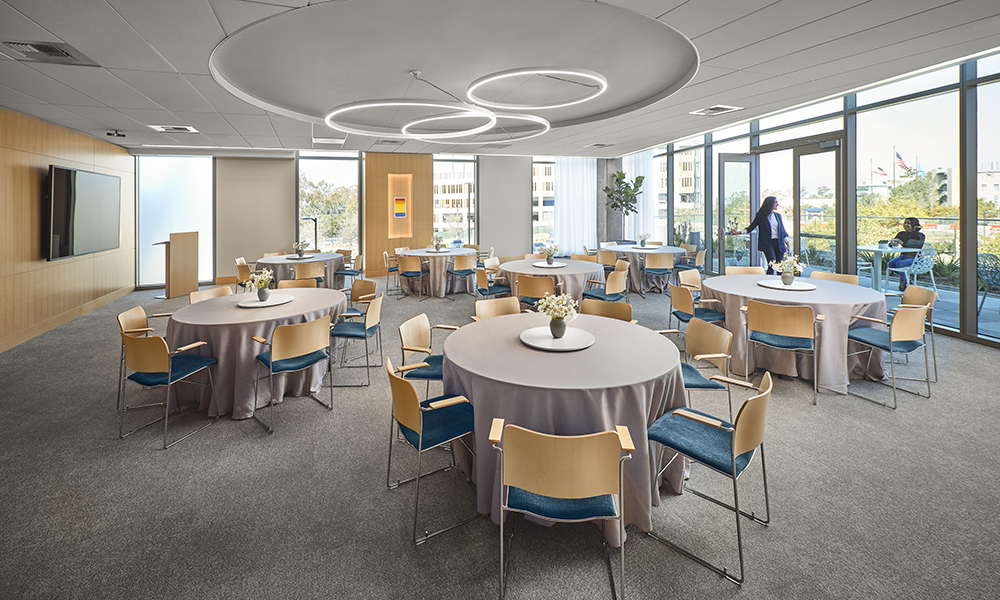<p>A flexible event space within the clinic can host intimate occasions from talks to meals.</p>
