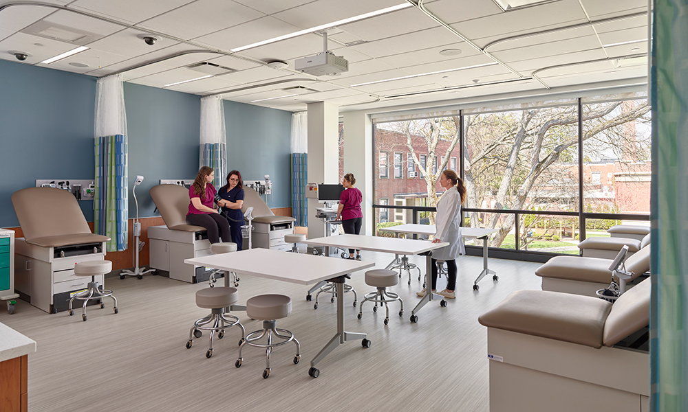 <p>The Assessment Lab provides a focused environment for students to develop diagnostic and evaluation skills essential to patient care. Existing north-facing windows bring natural light into the space, enhancing the learning experience while students gain confidence and accuracy in clinical assessments.</p>
