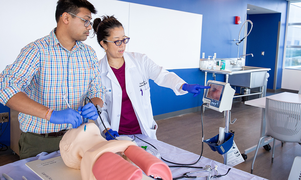 <p>The Skills Lab accommodates up to 80 learners practicing procedural skills, pre-briefing, debriefing, casting, CPR training, and many other activities</p>
