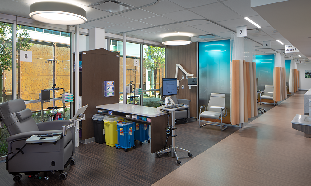 <p>The building creates safe, warm, and welcoming spaces for members through their entire patient journey through the building infusing views, curated art and natural light.</p>
